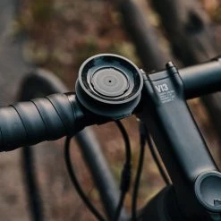 Fidlock VACUUM Handlebar Base - Black -Bike Lights & Accessories Sales Shop VB 0001A BLK fidlock VACUUM handelbarbase outdoor 01 scaled